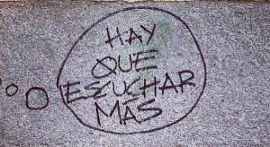Escuchar y participar
